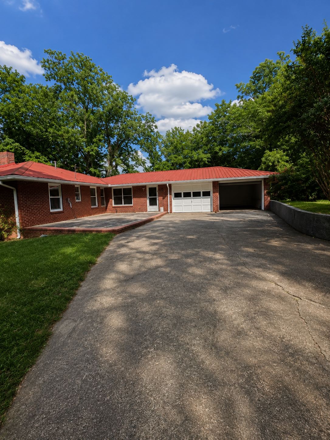8457 Thomaston Road – photo 1