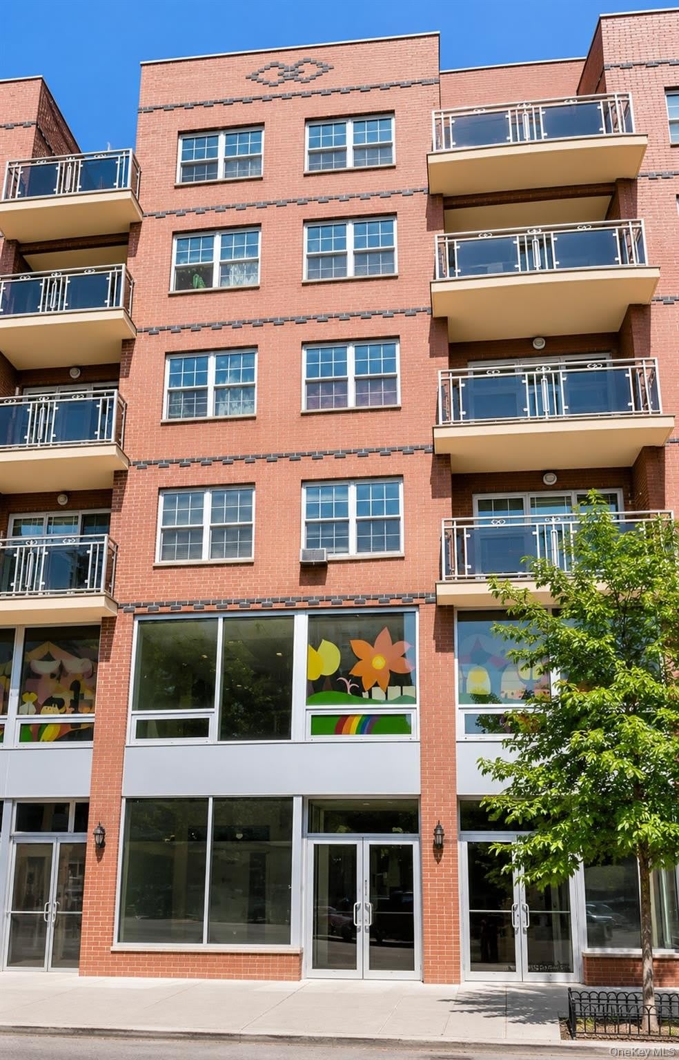 35-19 Leavitt Street – photo 1