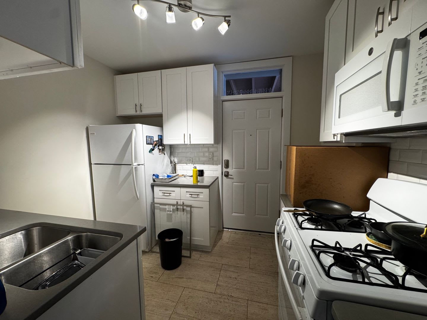 1381 W Greenleaf Ave – photo 5