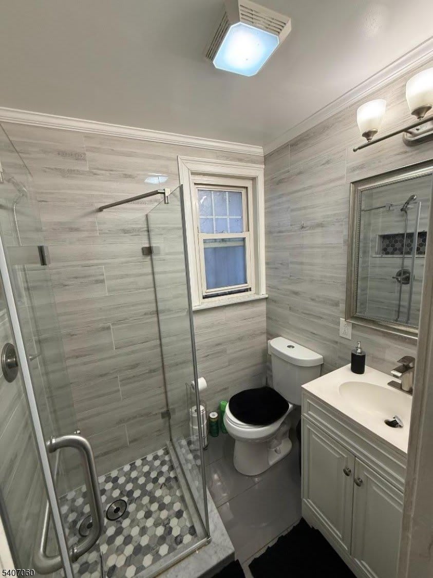 243 Lake St – photo 3