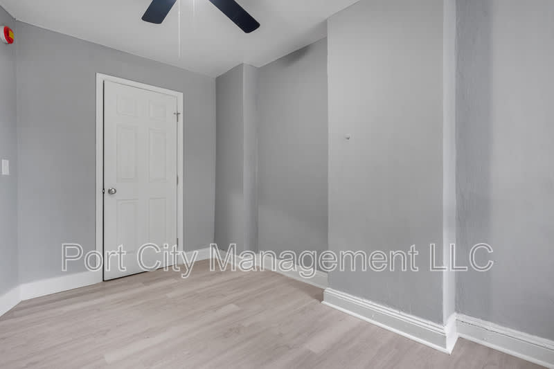 1334 North Luzerne Avenue – photo 4