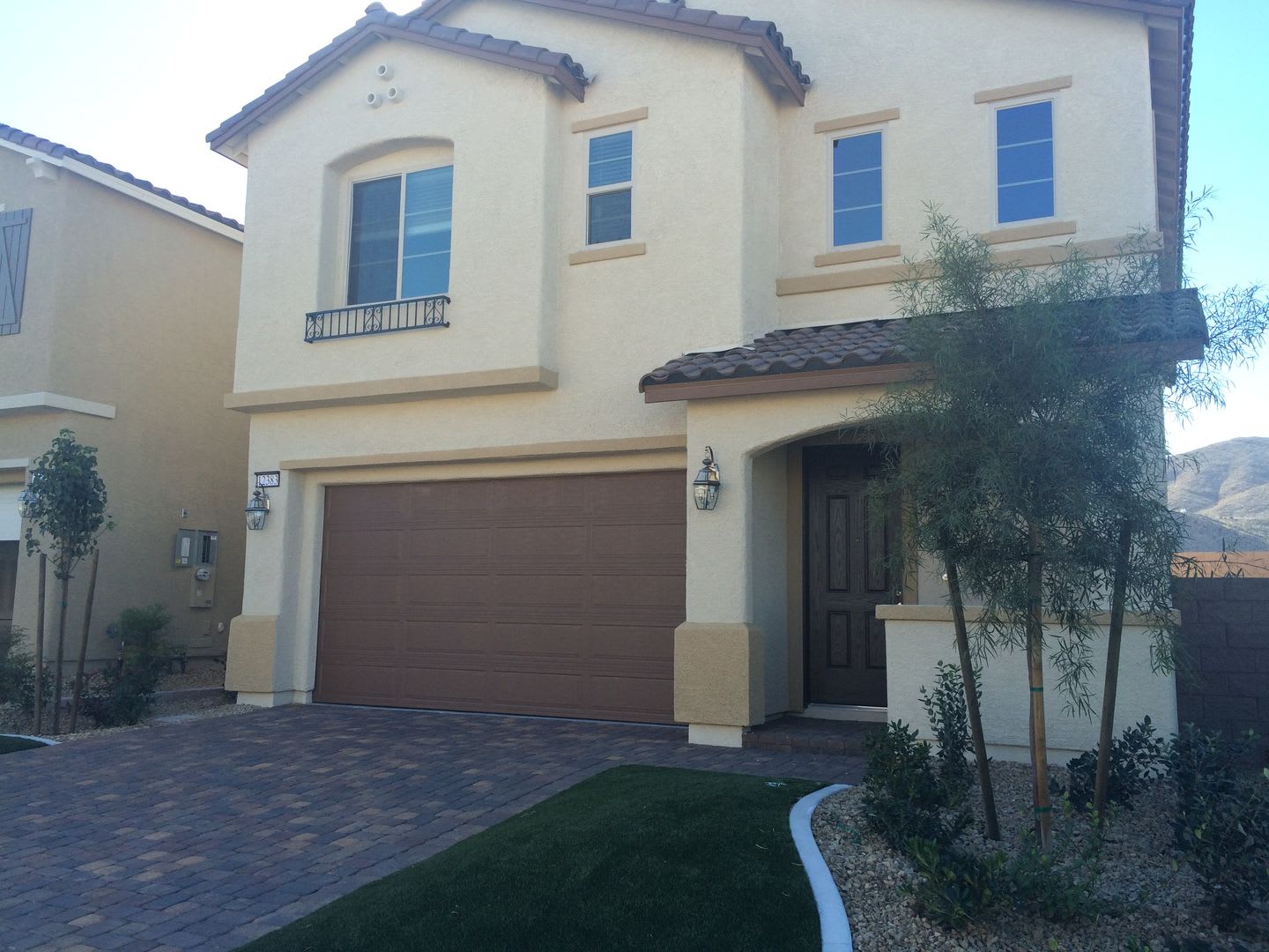 2 Master Suites With 2 Master Bathrooms 1 Upstairs 1 Downstairs 2 Laundry Areas Gated Community Of Southern Highland – photo 2