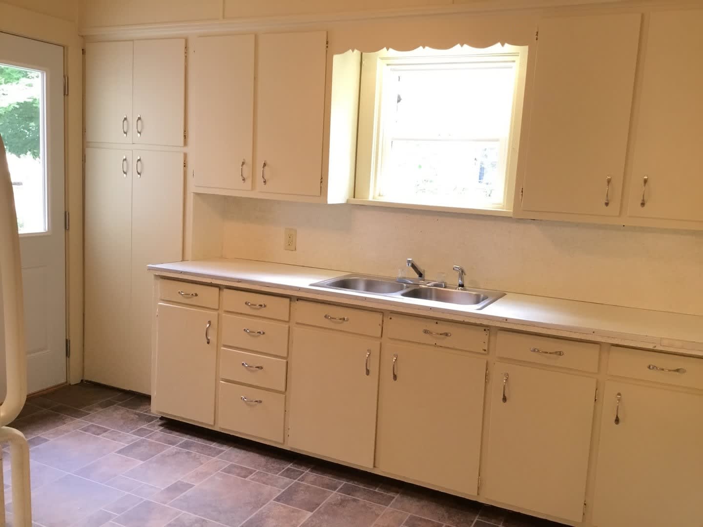 3 Bedroom Single Family Home in Goshen! – photo 4