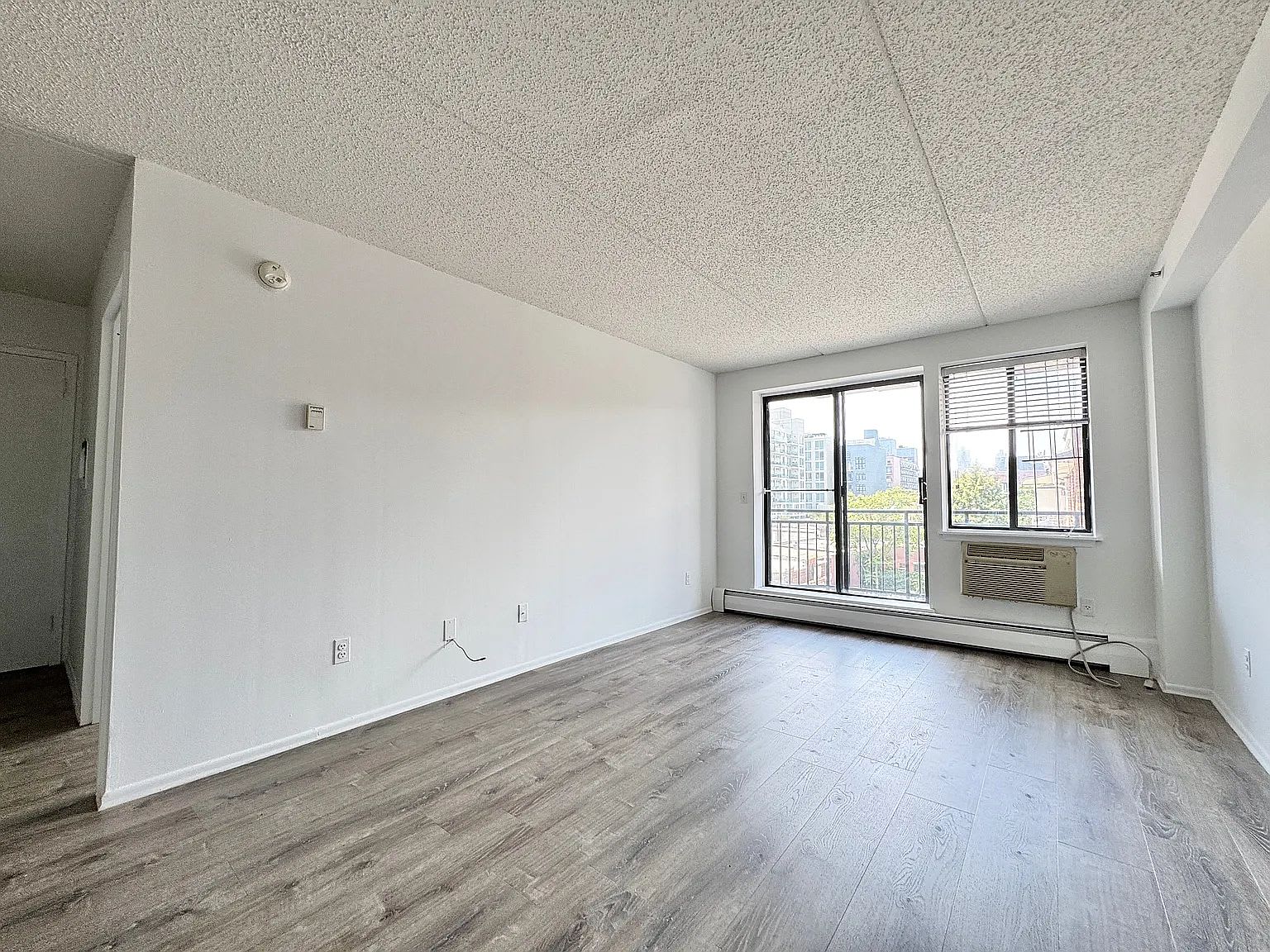1456 31st Dr Apt 3G – photo 3