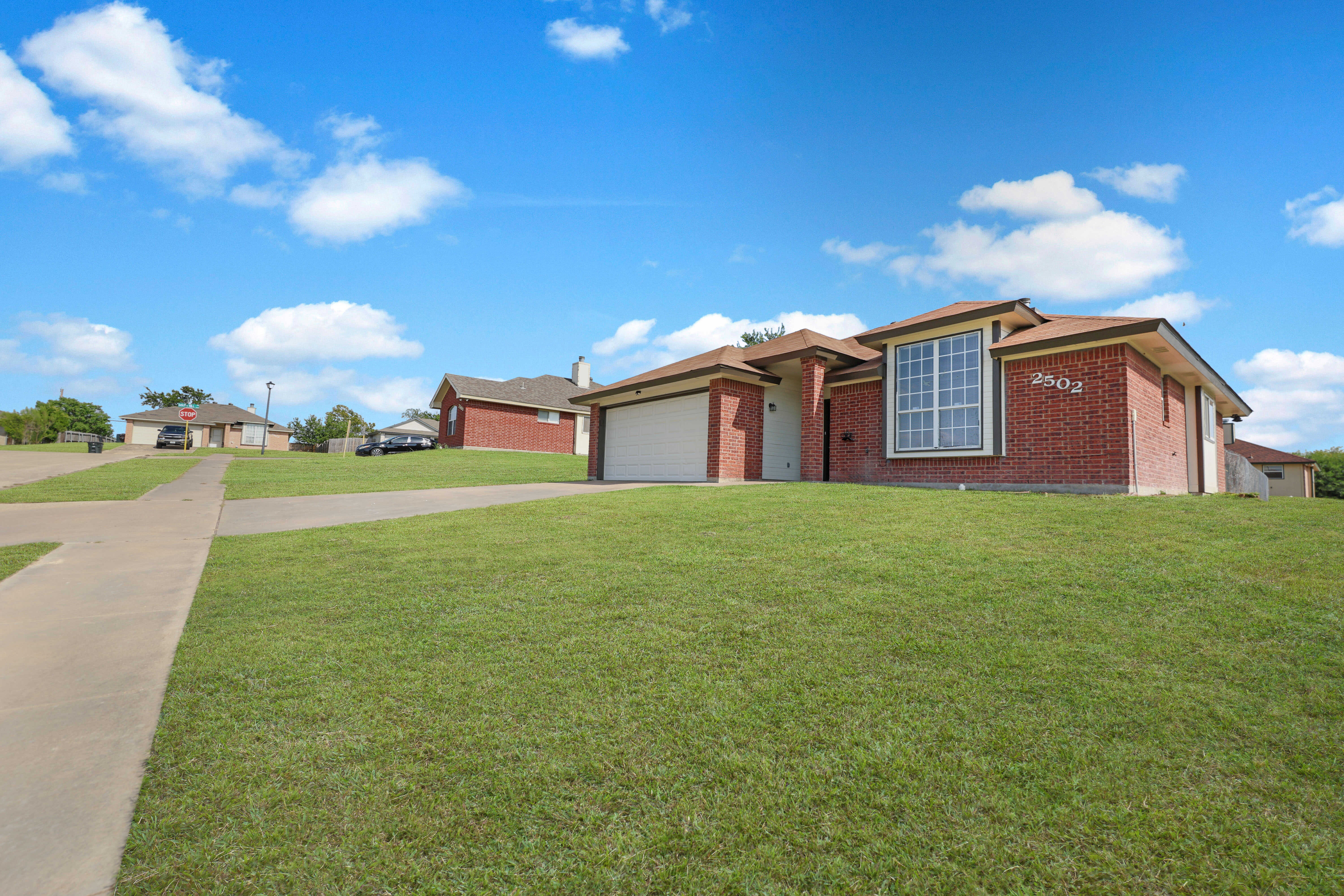2502 Eastwood Dr – photo 3