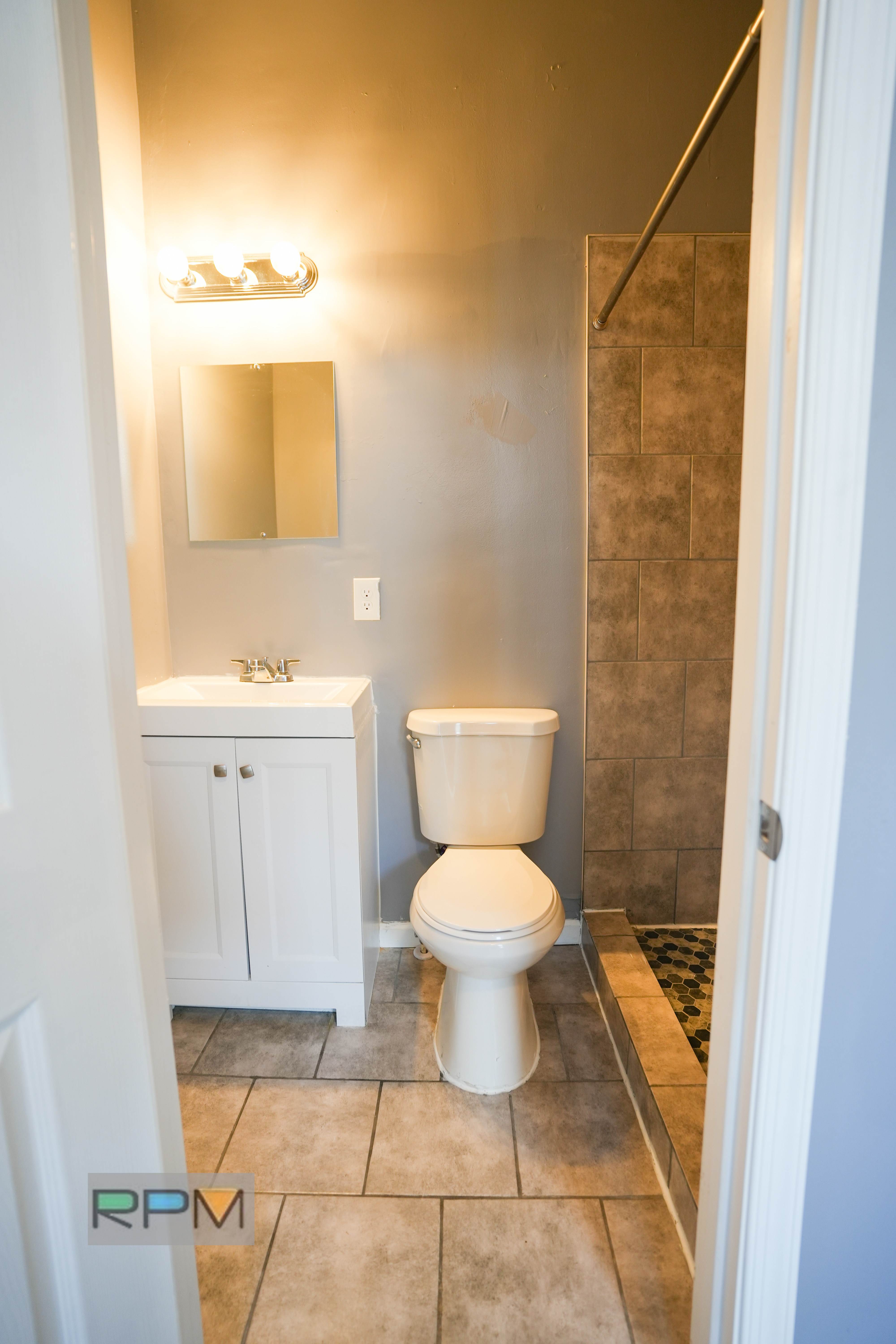 1321 W Lafayette Ave – photo 5