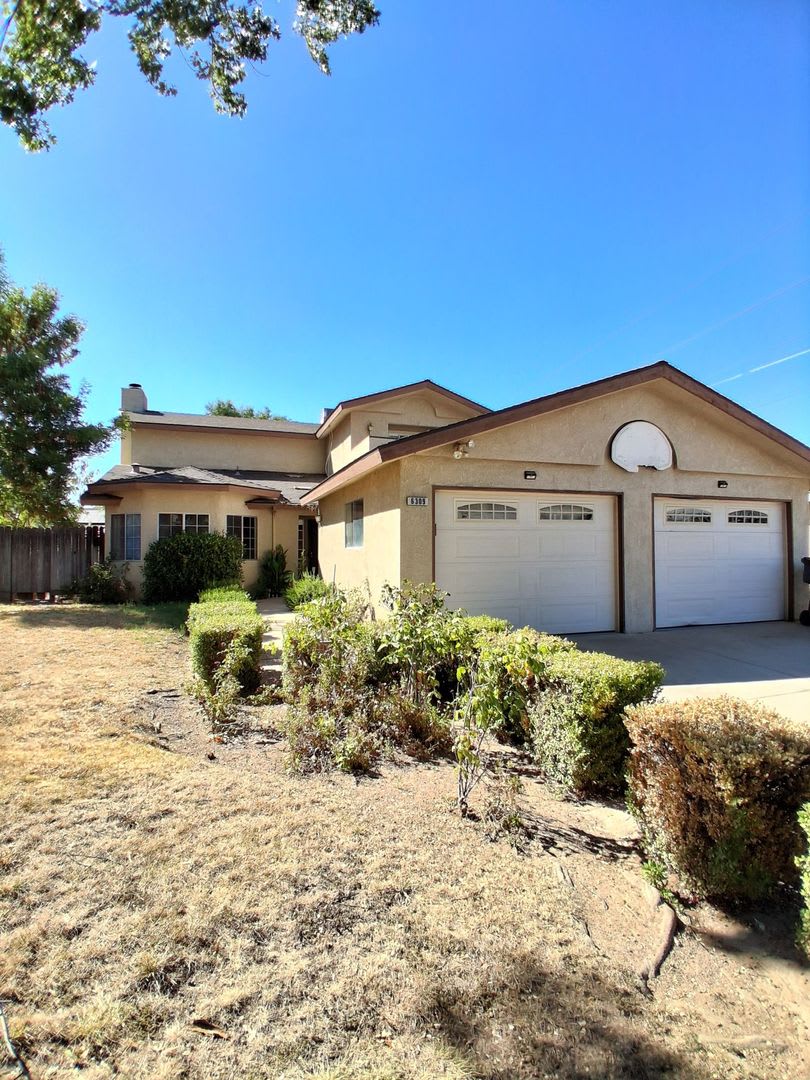 3 Bedroom 2 Bath Home Located in NW Fresno (Fig Garden Loop Area)! – photo 4