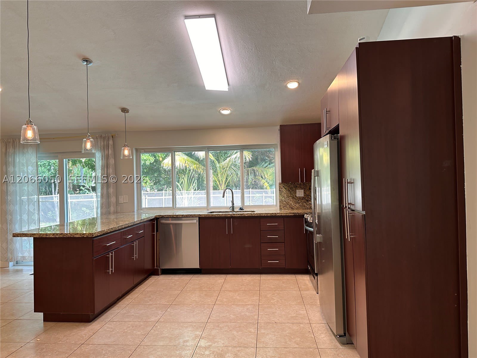 11907 Jennifer Way – photo 4