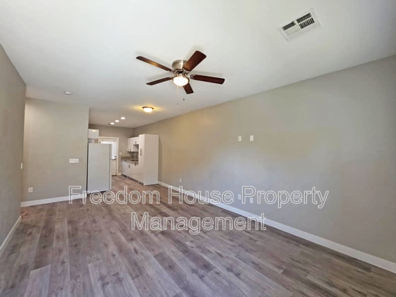 1121 Sixshooter Avenue – photo 5
