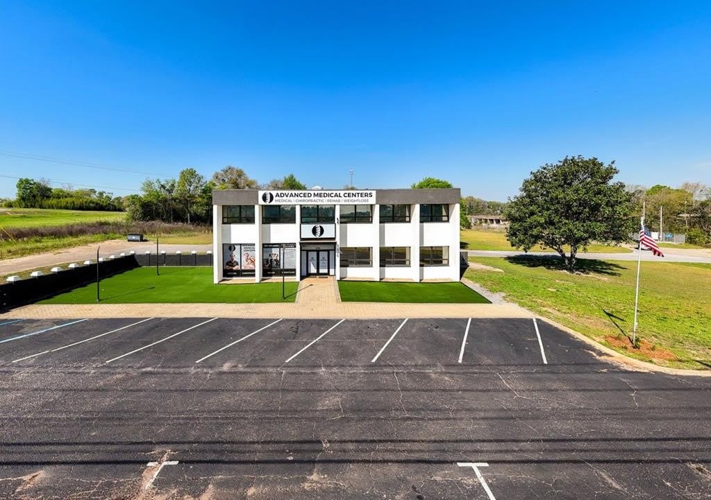 926 Ross Clark Circle – photo 1