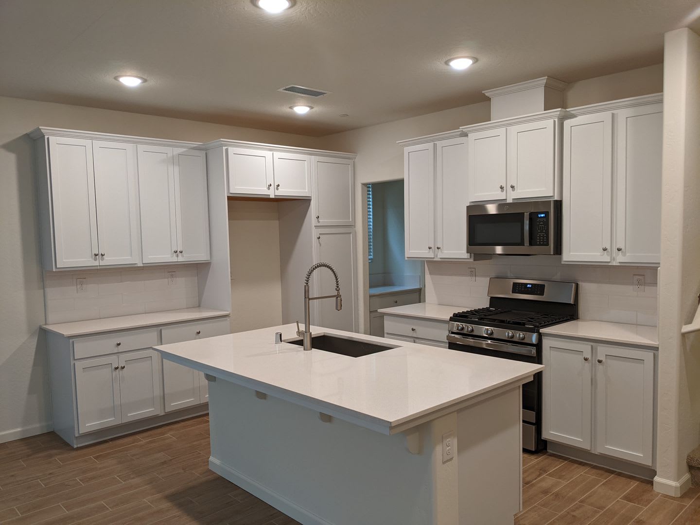 Newer Construction Wilson Home In The Ave Community Offering Nice Features Clovis Schools – photo 2