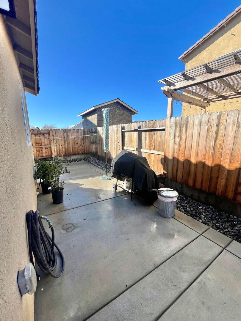 Like Brand New 3 Bed 2 Bath Home FOR RENT! – photo 1