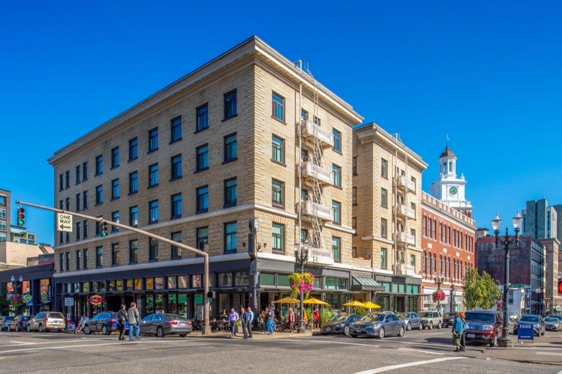 Washington Plaza Apartments – photo 1