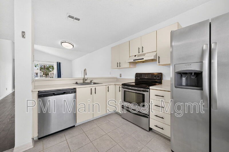 2512 Woodgate Blvd – photo 4