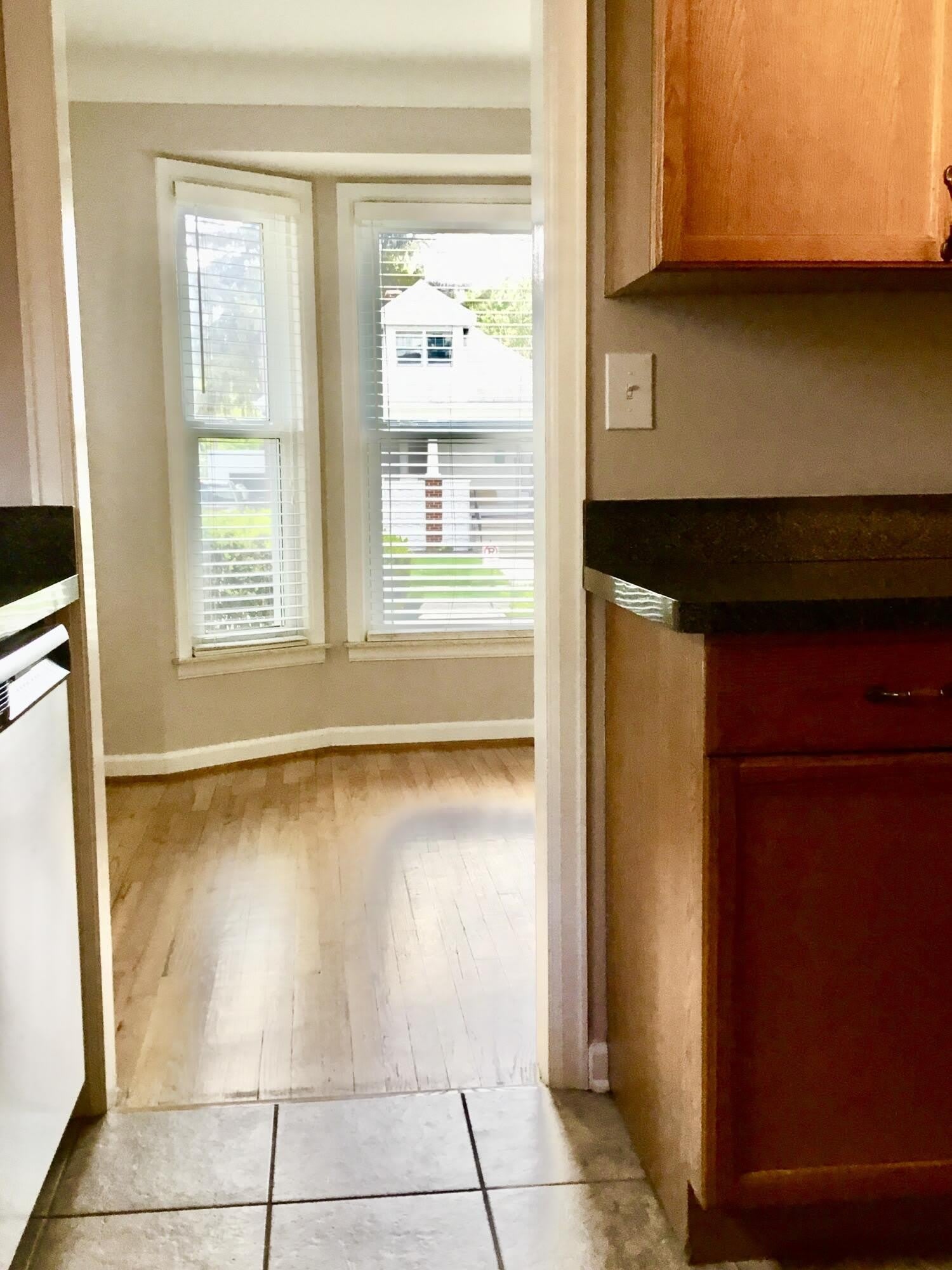 520 S Kenwood Avenue – photo 5