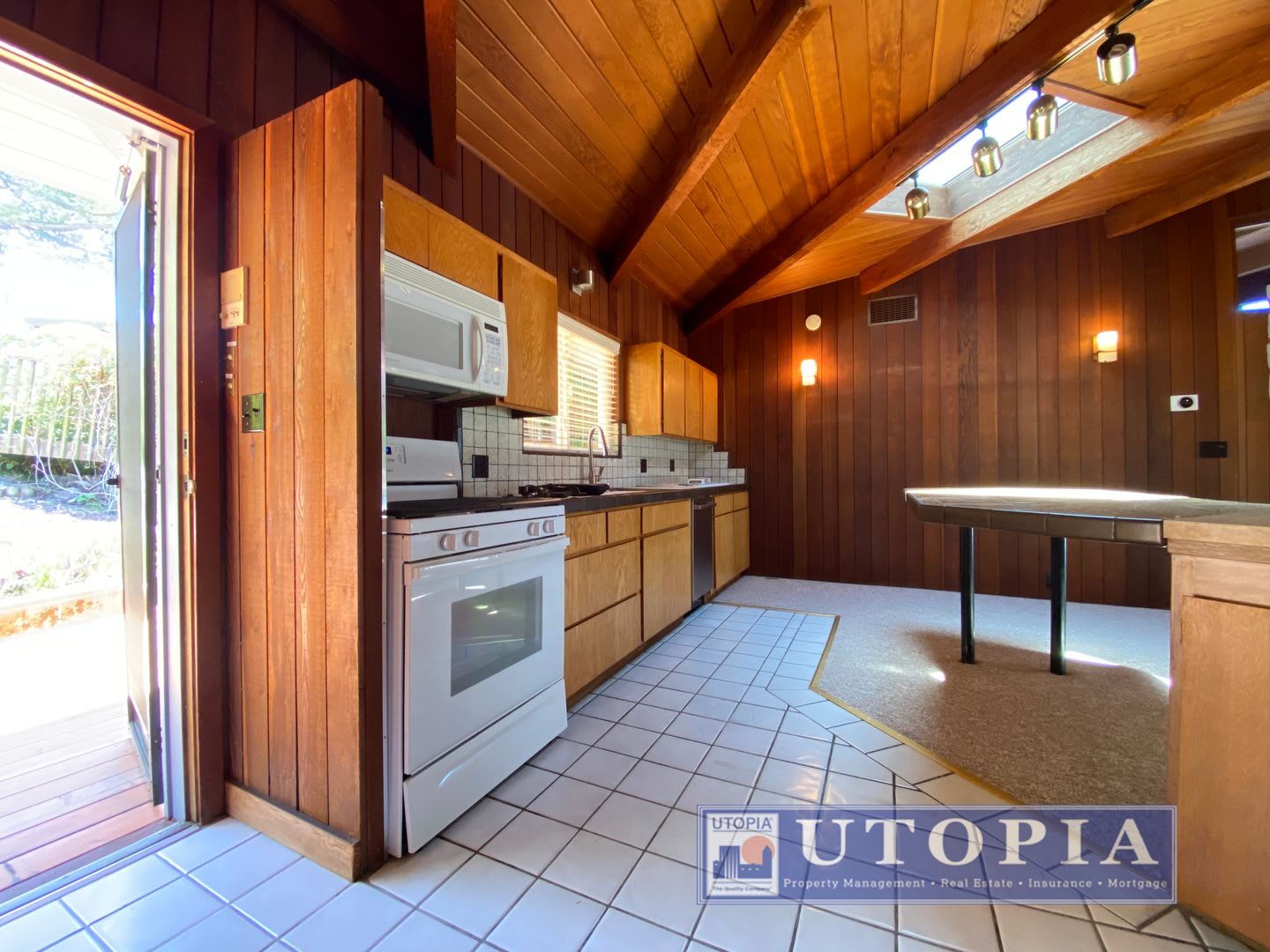Sunny Spacious Home Near Sunny Cove Beach – photo 2