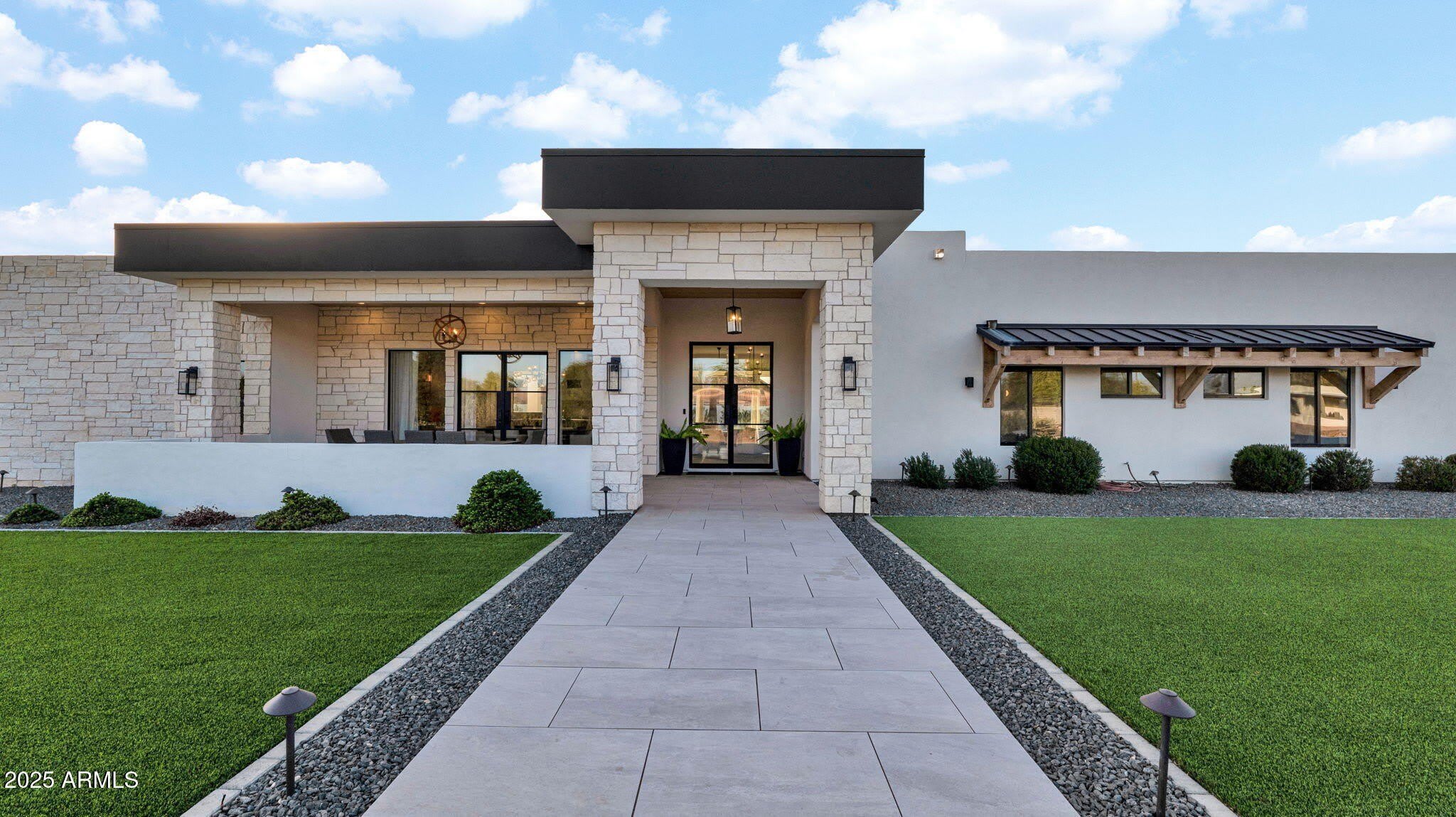 11842 N Miller Road – photo 2