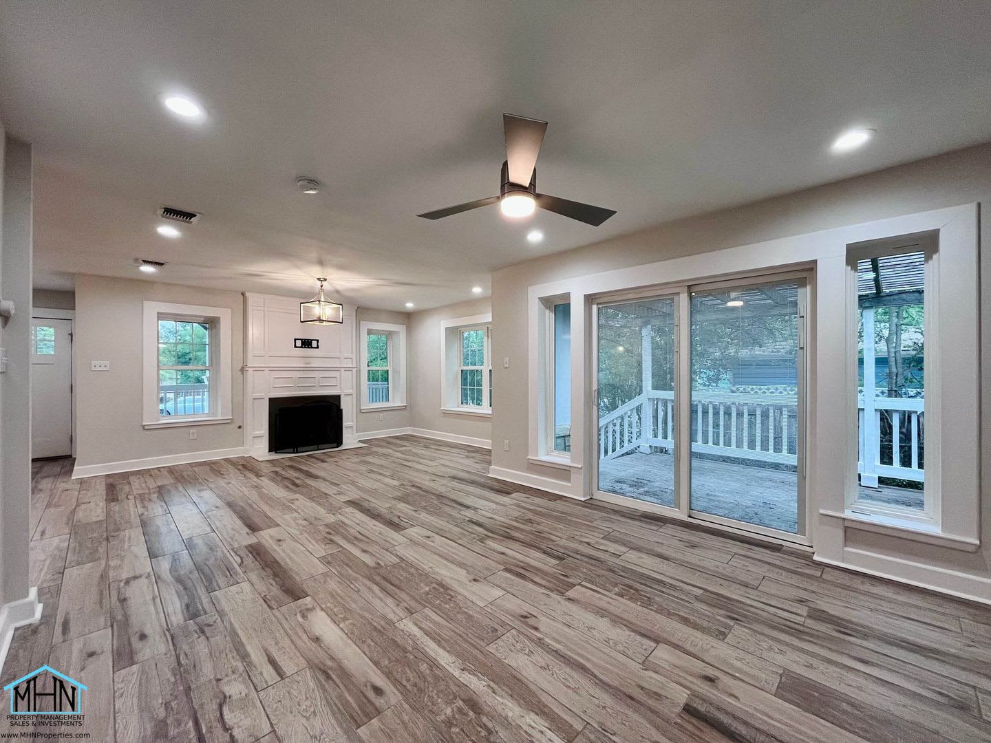 Welcome to your dream home nestled in the prestigious neighborhood of Terrell Hills, Texas. – photo 5