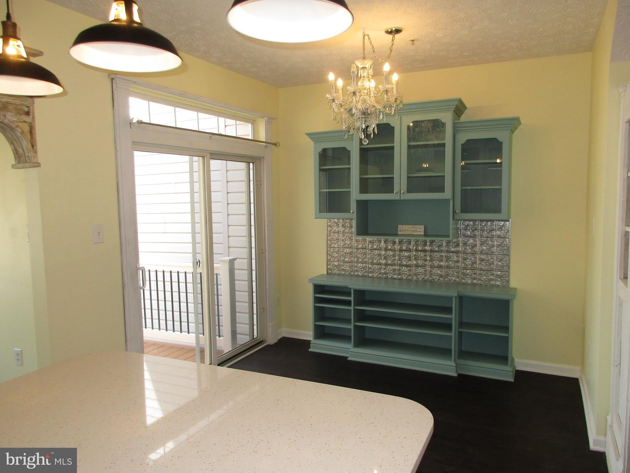 1024 JEANETT Way – photo 4