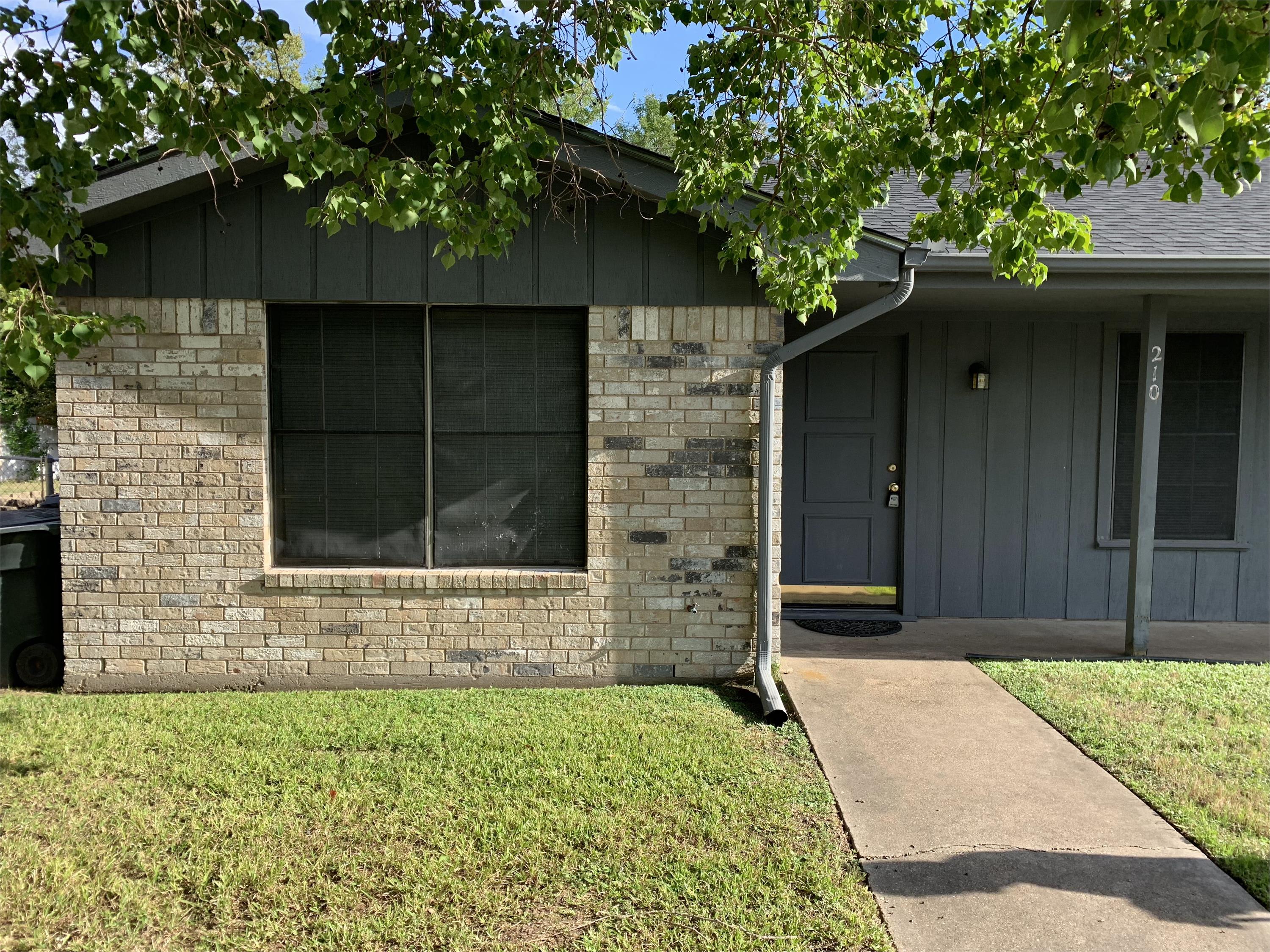 208-210 Yale Ct – photo 2
