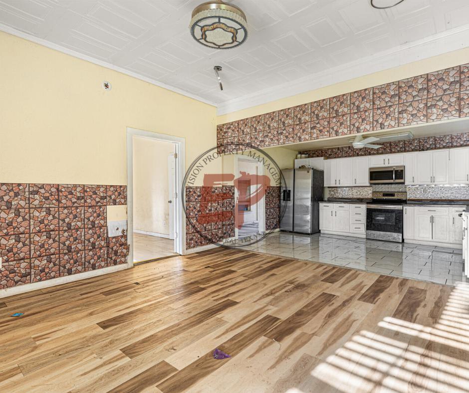 301 North Guadalupe Street – photo 4