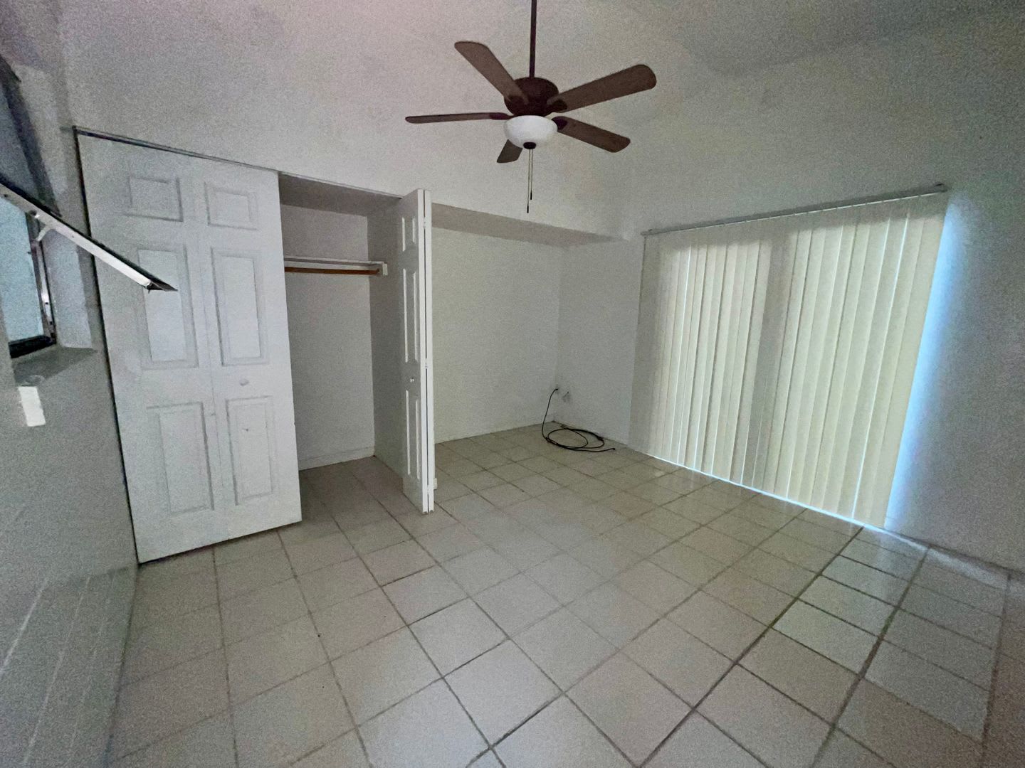 Large Single-family home features 3 bedrooms, 1.5 bathrooms. – photo 2