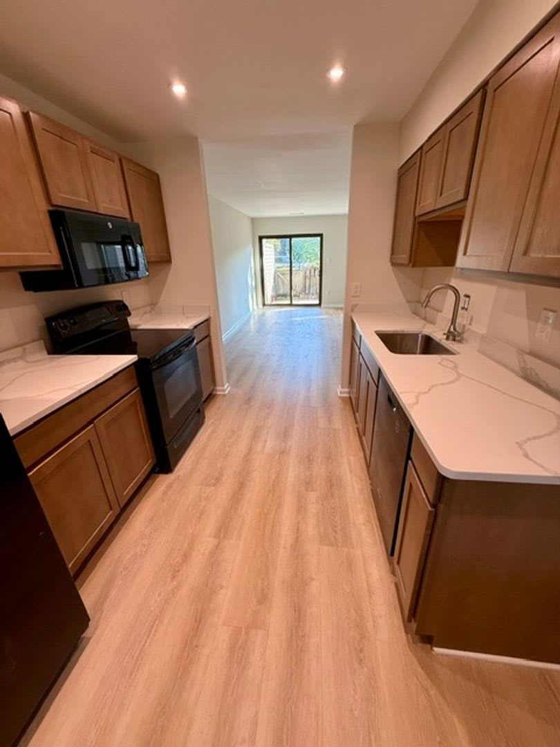 Coming Soon Townhome In Saltaire – photo 5