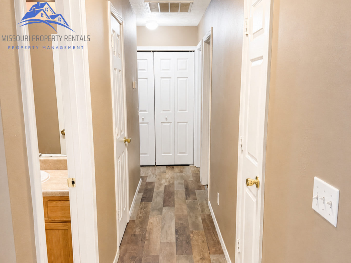 Merriam Woods- 3 Bed 2 Bath – photo 5