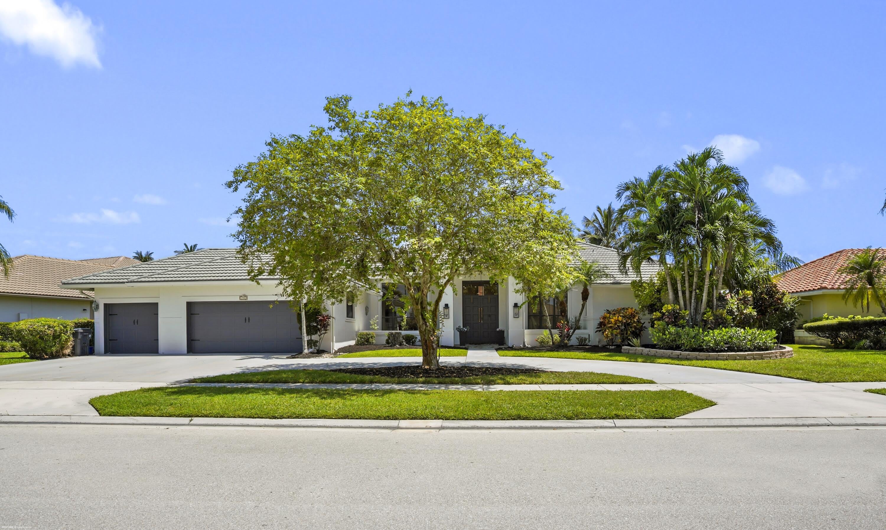 1902 S Club Drive – photo 3