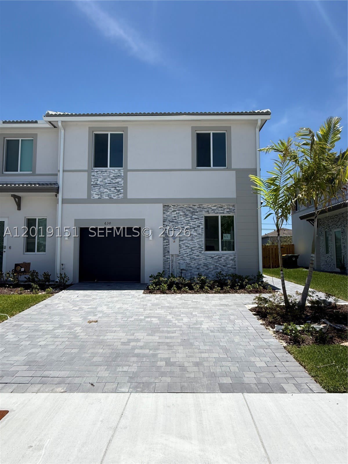 630 SE 15th St – photo 2