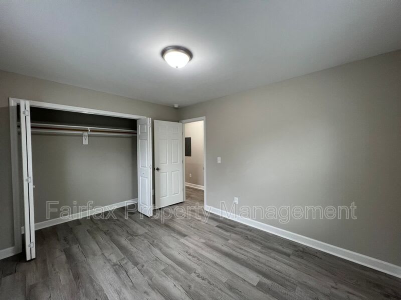 2311 Owen St – photo 5