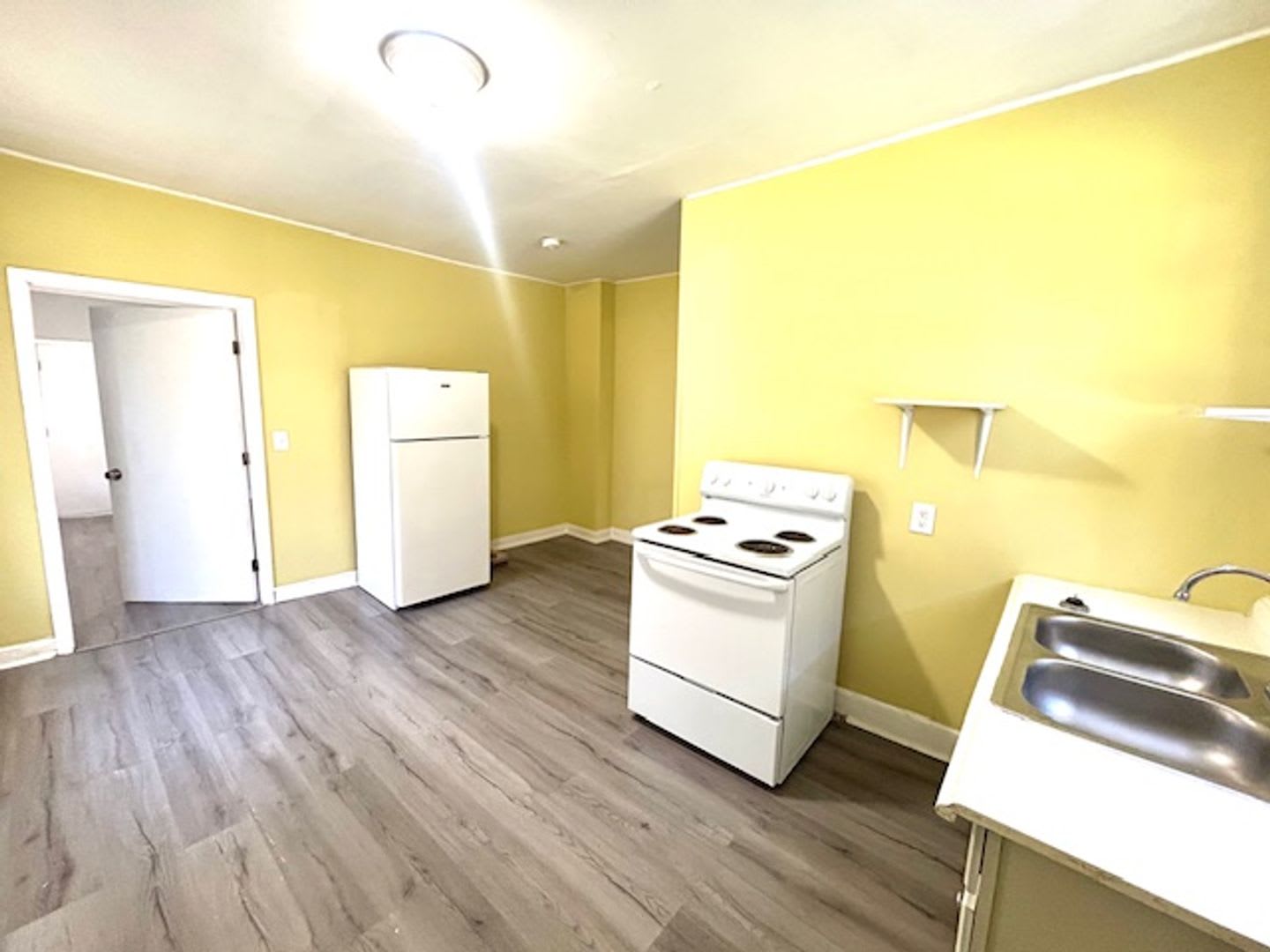ONE BEDROOM/ONE BATH – photo 4
