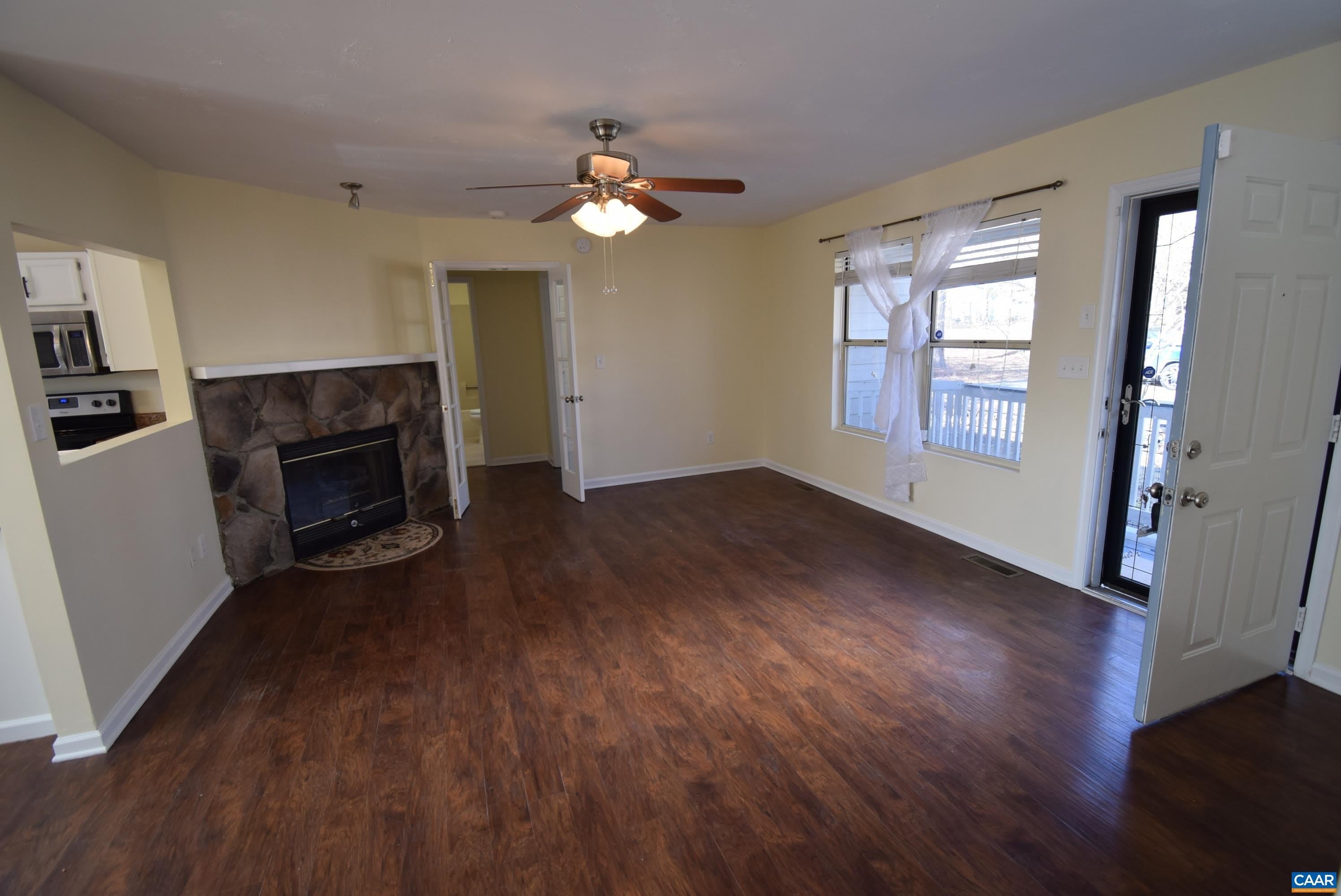 145 JEFFERSON DR – photo 3