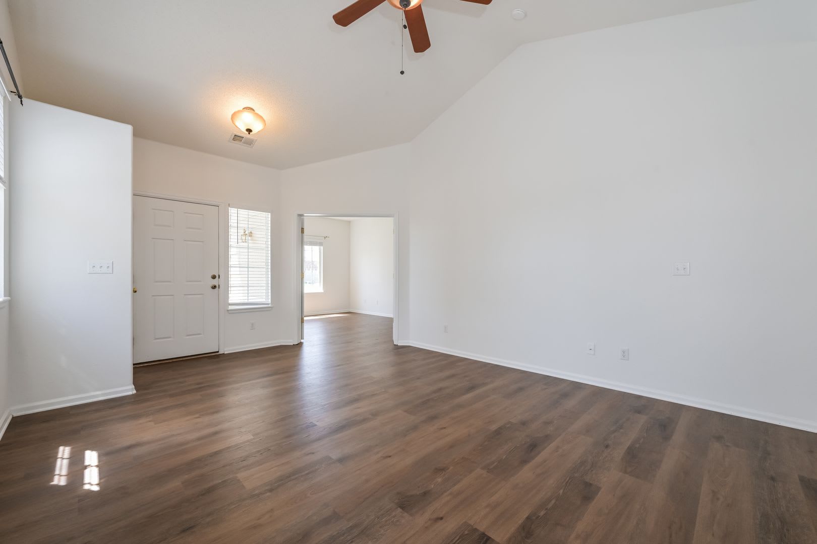 3 Bed 2Bath Close To Buckley Space Base – photo 4