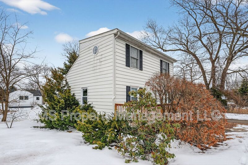 24 Steinhardt Ave – photo 2