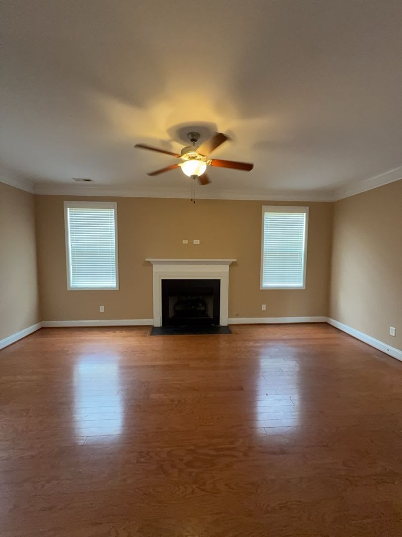 Stunning 3-Bedroom Home Near Downtown Columbia – Balcony Views, Hardwood Floors & More! – photo 4