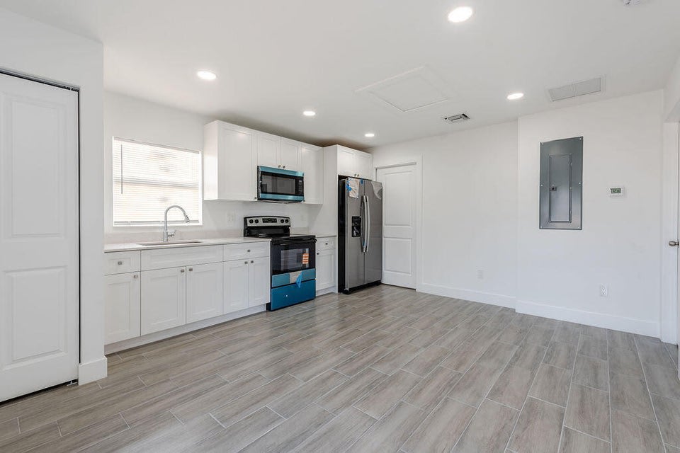 4959 Southeast Primrose Way Unit 2 – photo 5