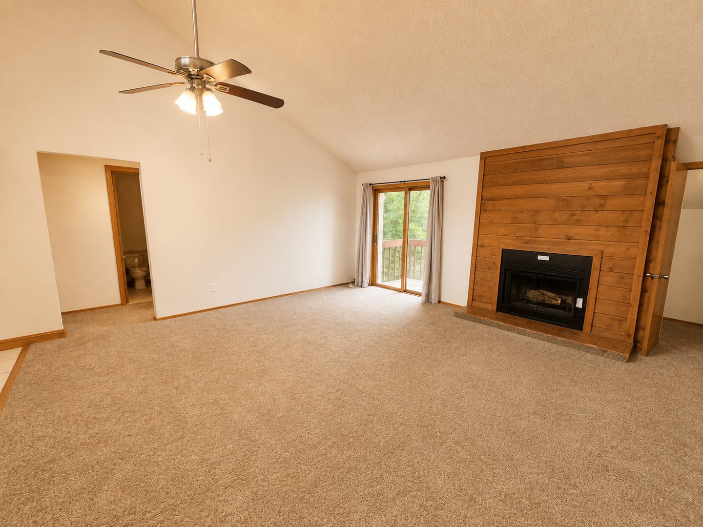 2BR/2BA, vaulted ceilings, pool, parking, W/D included, more! (SC308) – photo 1
