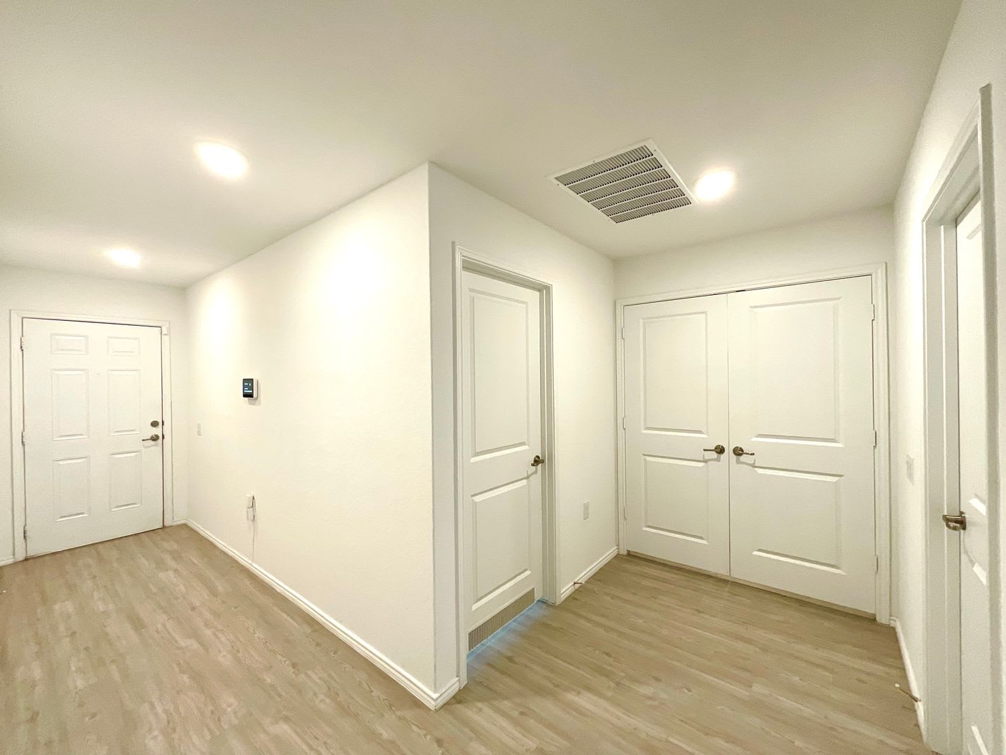 Move-In Ready Gem with Full Appliances, Solar Panels & Resort-Style Amenities! – photo 5