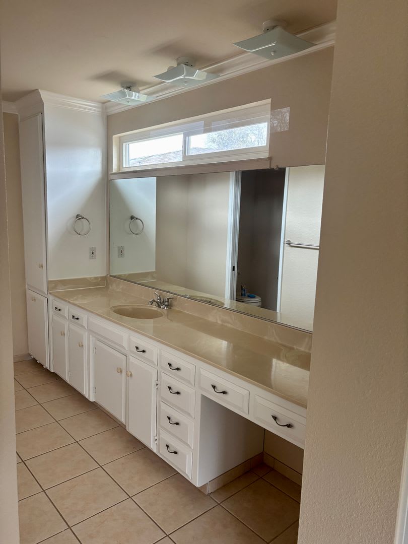 Honey-Stop The Car! This house has it all! 3/2 with Pool!!! Please read entire ad for viewings! – photo 5