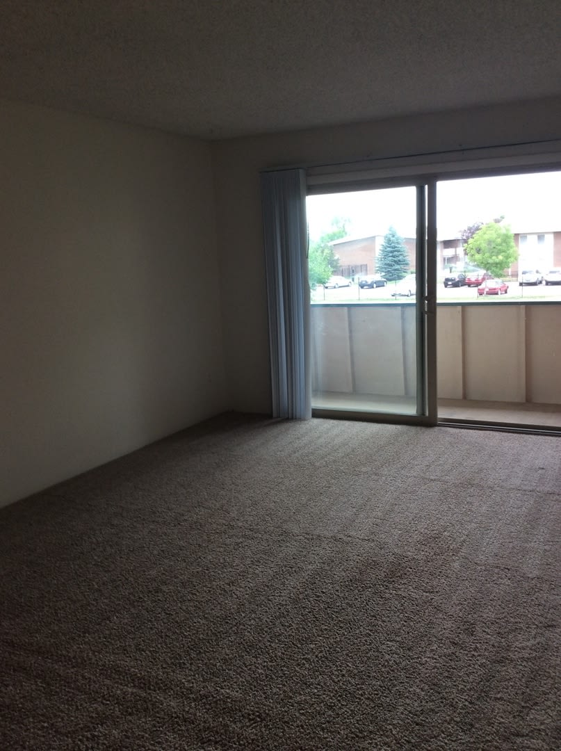 Available Now 2 Bed 2 Bath Condo With Community Pool And On Site Parking – photo 4