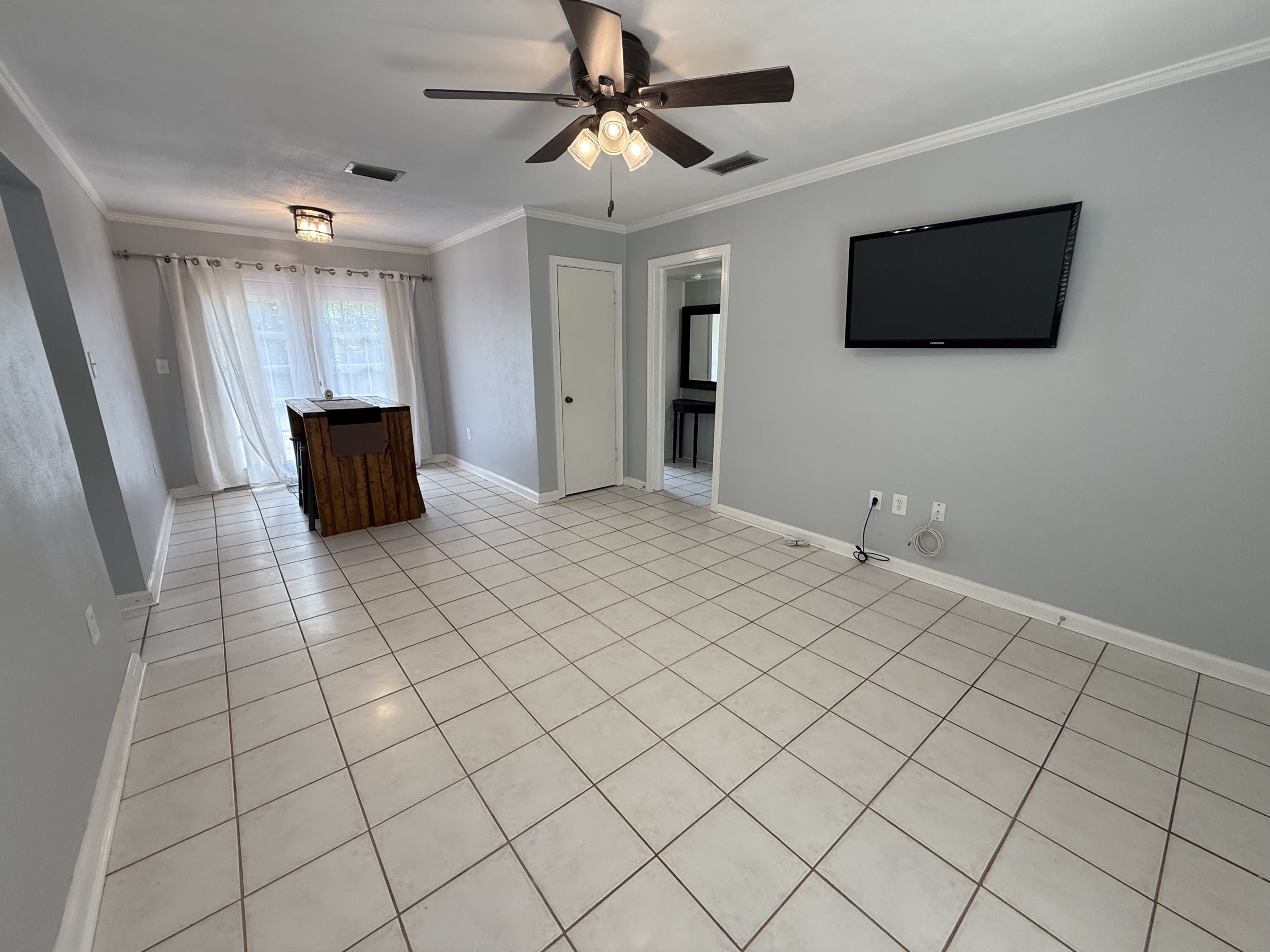 313 Northwest 34th Drive – photo 3