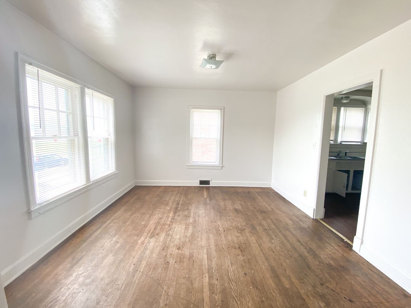 3 bed 1 bath unit close to campus – photo 5