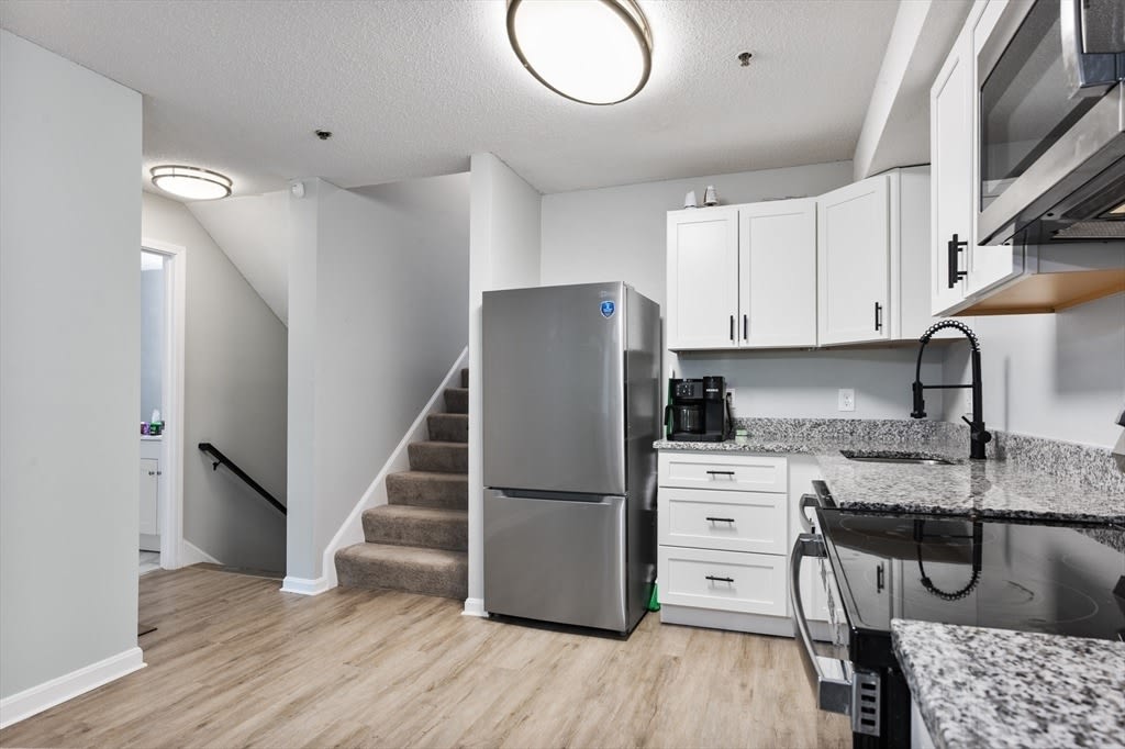 4 Duck Pond Rd – photo 1