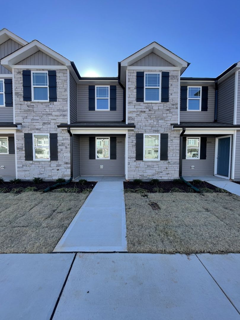 2 bd 2.5 ba townhome – photo 1