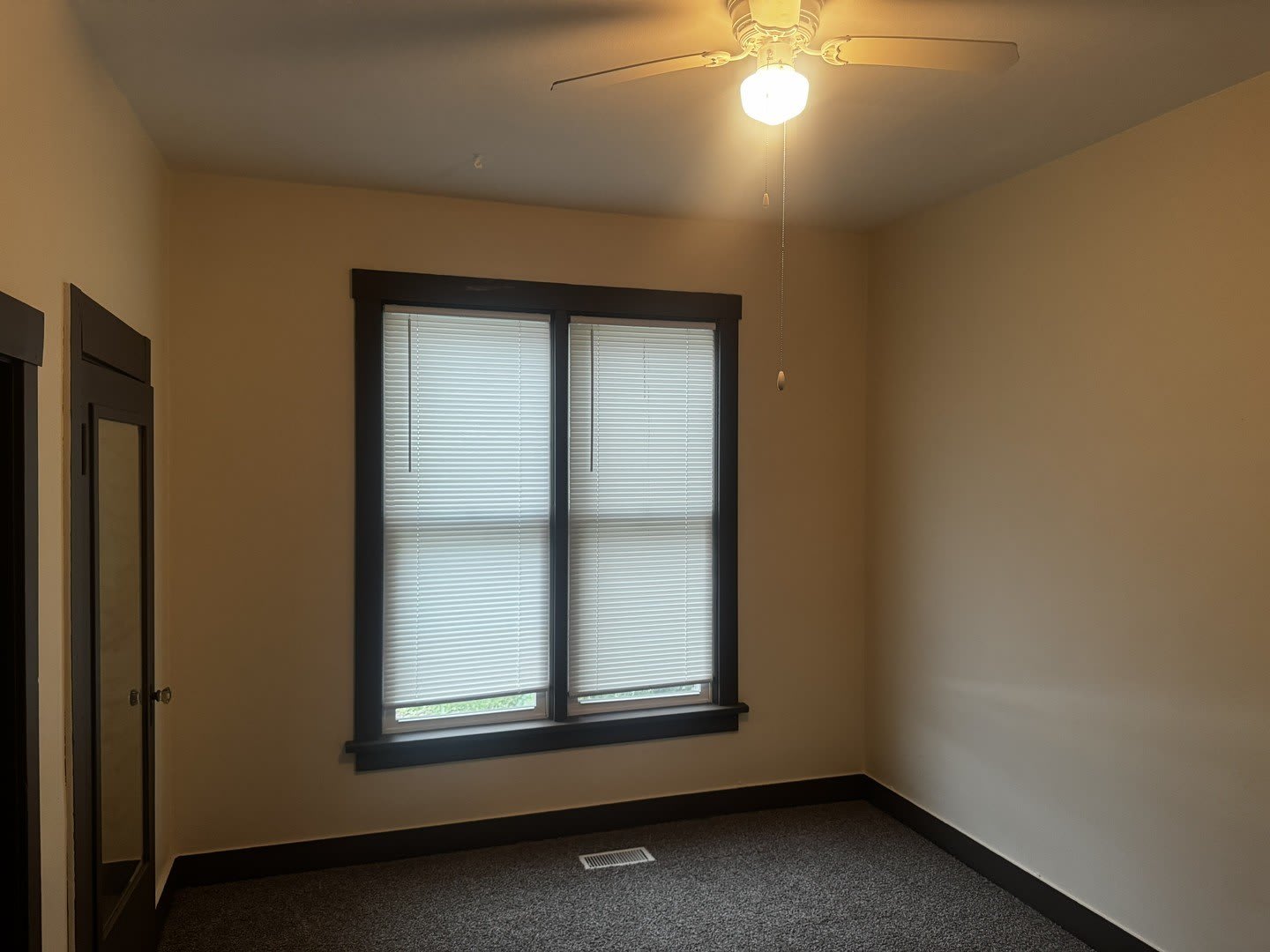 105 University Street – photo 4