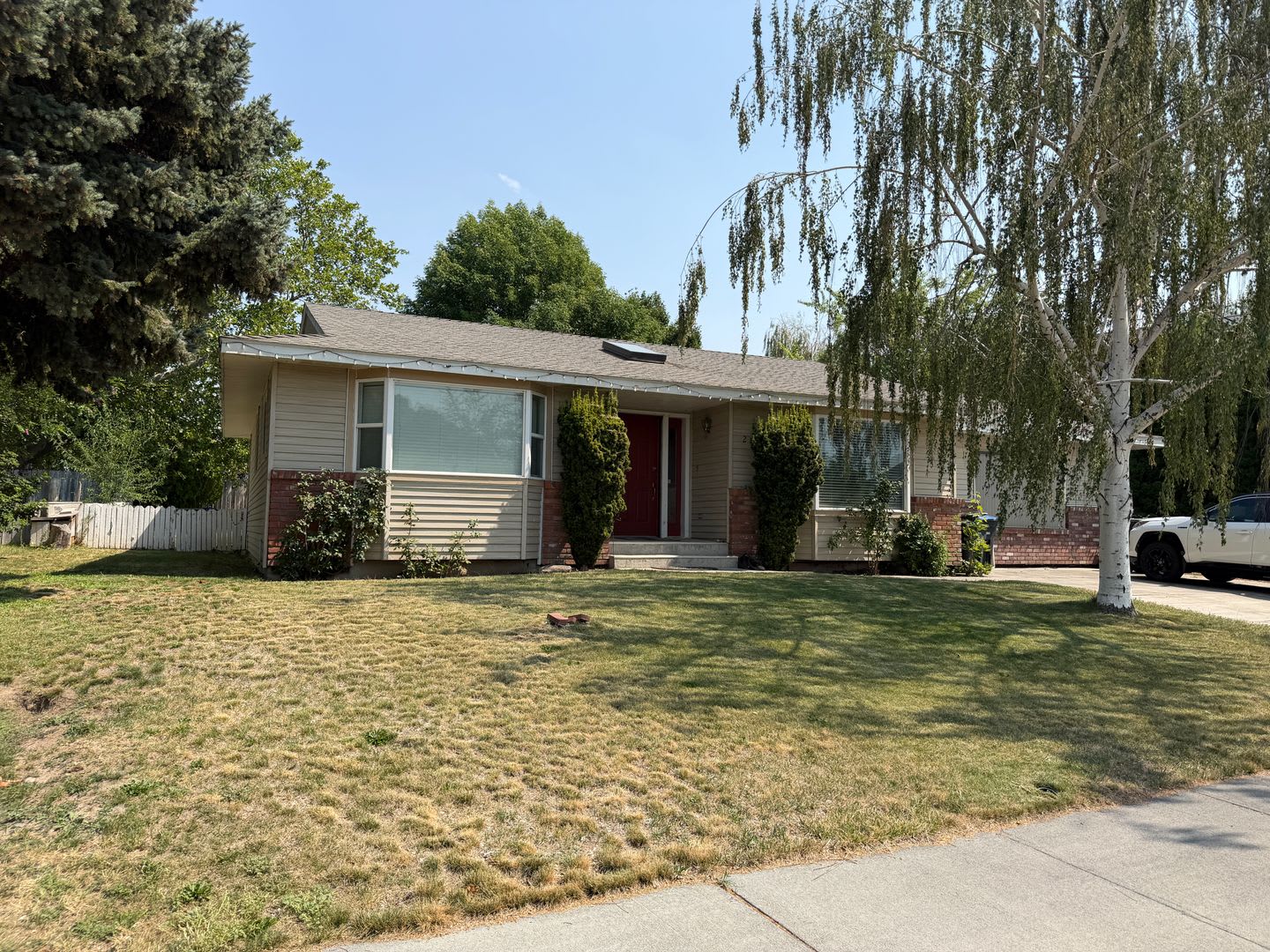 3 Bedroom Montlake Rambler – photo 2