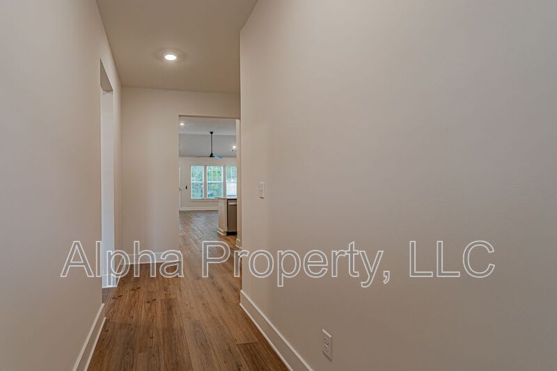 1554 Shallons Court – photo 3