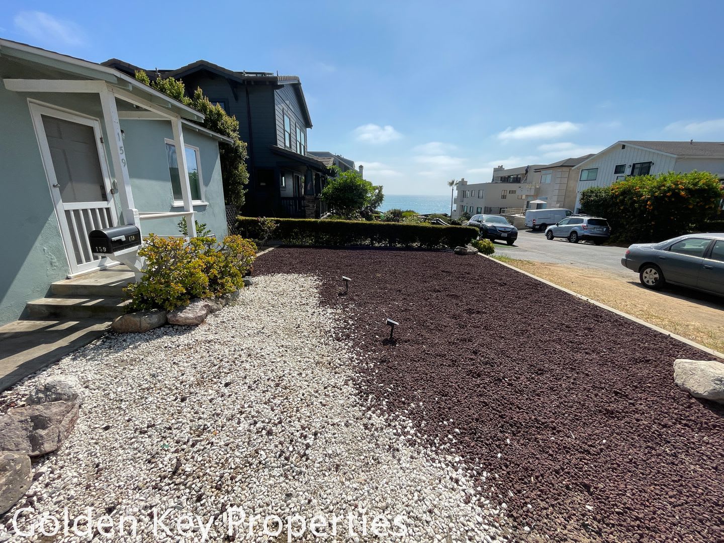 1BR/1BA Home with detached 2 Car Garage! Minutes from the beach! – photo 3
