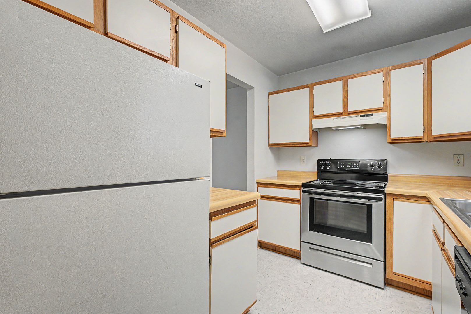 1 2 Off First Months Rent Cozy 2 Bedroom 1 Bathroom Townhouse With Washer Dryer In A Quiet Relaxing Setting – photo 2